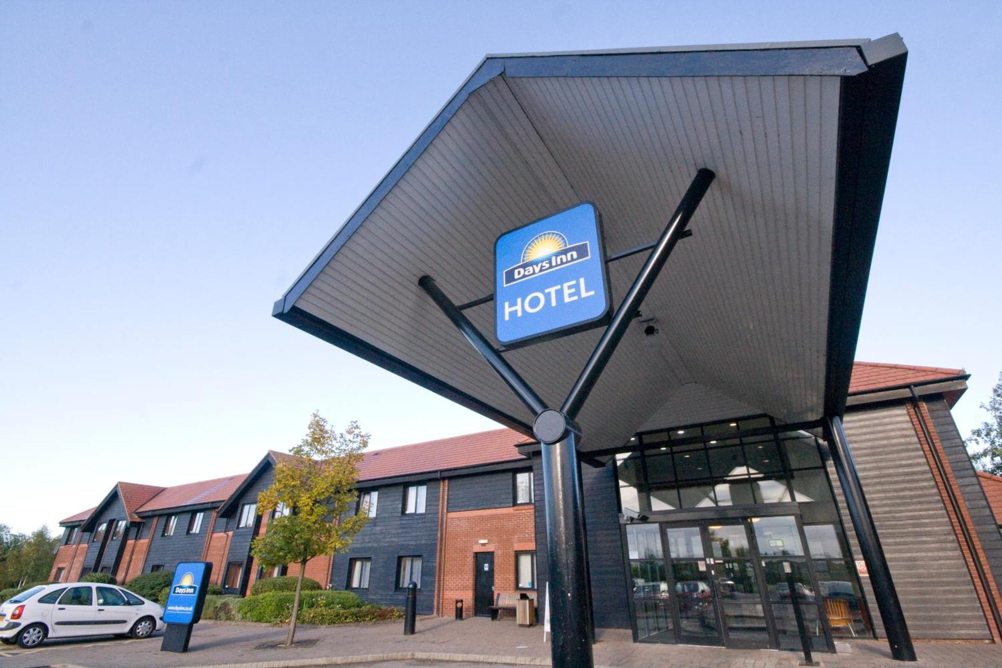 Days Inn Stevenage North Baldock Exterior foto